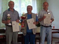 Sieger AK Ü60 (v.l.n.r.): Eduard Dreyer (Löbauer SV, 3. Platz), Rainer Selig (SpVgg. Ebersbach, 1. Platz), Christian Brauer (SpVgg. Ebersbach, 2. Platz)